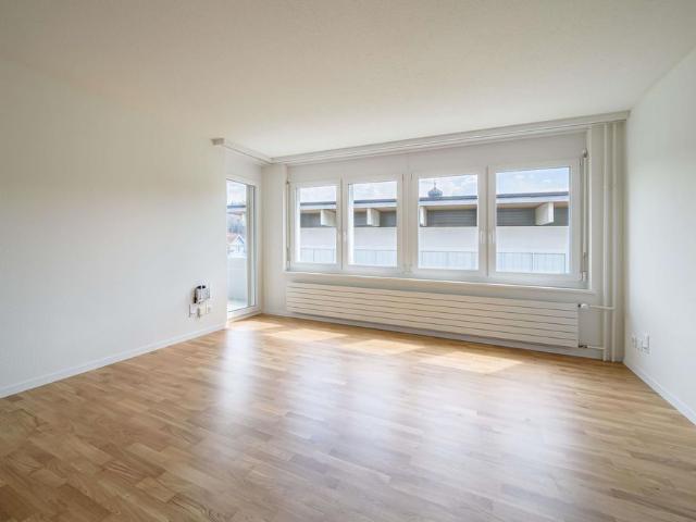 Familienwohnung in ruhiger Umgebung mit grossem Gartensitzplatz!