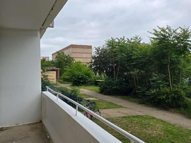 Familienwohnung mit Balkon. 3 Raumwohnung im Hochparterre!