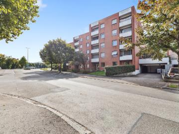 Familienwohnung mit Gemeinschaftsspielplatz
