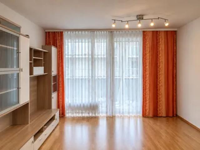 Familienwohnung mit großer Loggia und Garage beim Donauzentrum