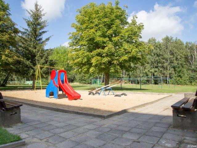 Familienwohnung mit Spielplatz vorm Haus