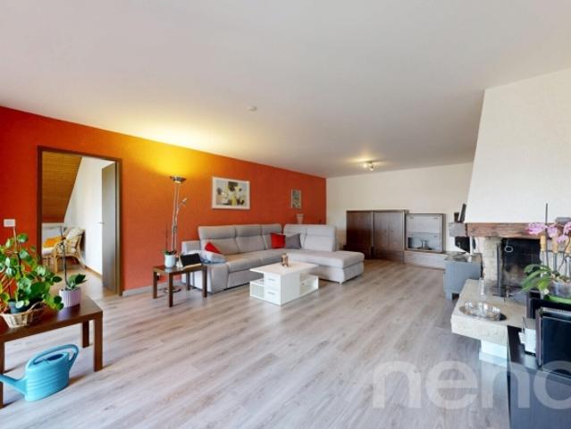 Familienwohnung mit 5,5 Zimmern und 157 m² mit Kamin und Garage