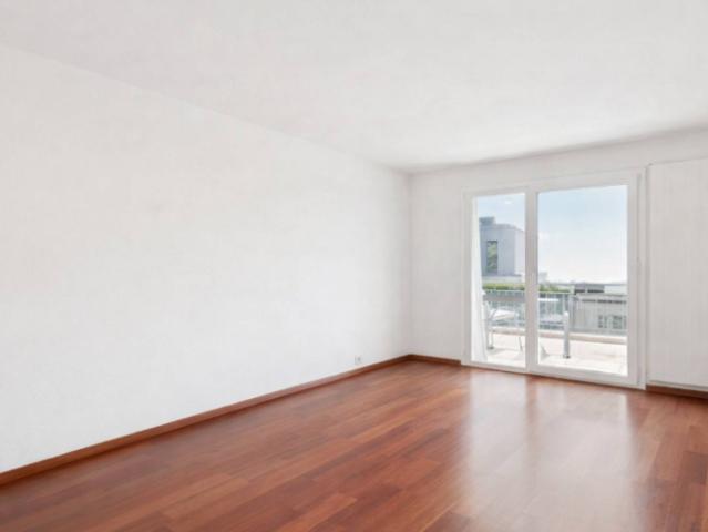 Familienwohnung mit 5.5 Zimmern und Seeblick
