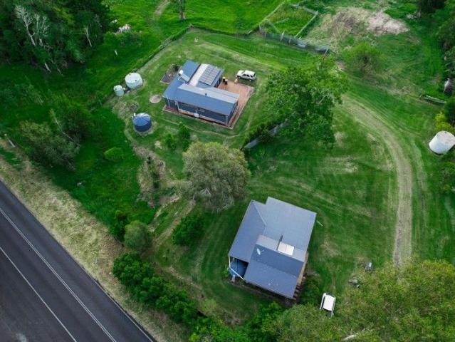 TRANQUIL COUNTRY SETTING CLOSE TO SCHOOL