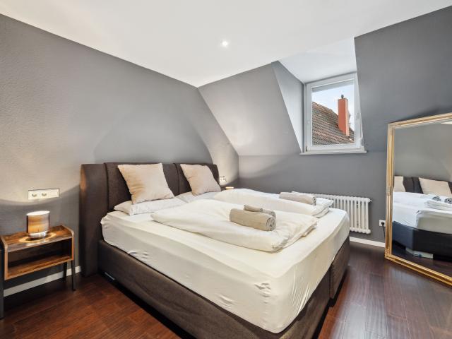 Family 3.5 room maisonette Jacobsen I City center I Mercedes I Netflix I AirCon I Home office I Pet friendly