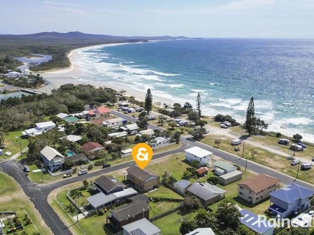 Note change of pricing. 1 Boronia Street, Brooms Head