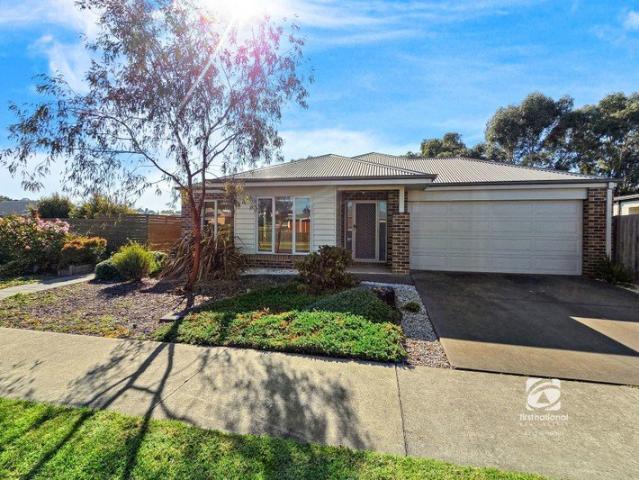 FAMILY COMFORT WITH NORTH FACING ENTERTAINING