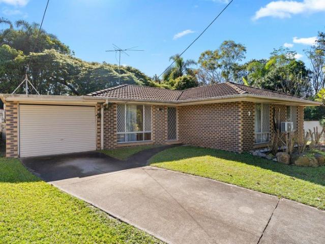 Family Comfort with a Large Backyard in a Quiet Cul de Sac