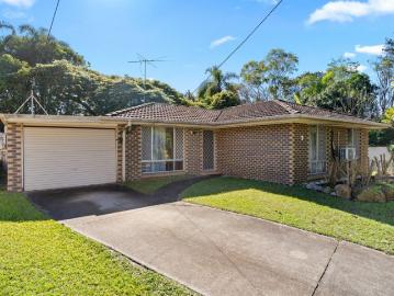 Family Comfort with a Large Backyard in a Quiet Cul de Sac