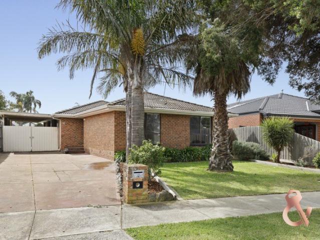 Family Comfort and Flexible Living in a Convenient Mill Park Pocket