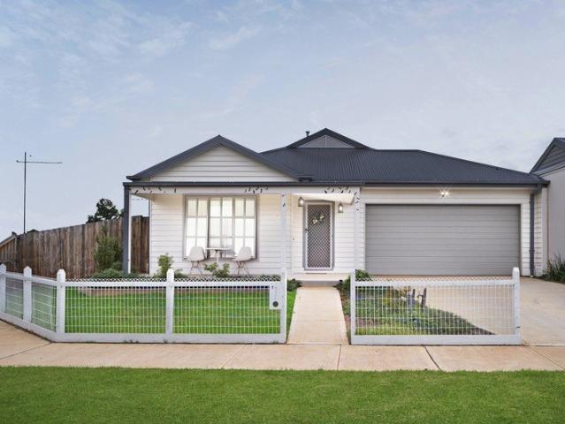 Family Comfort & Convenience in the Heart of Eynesbury