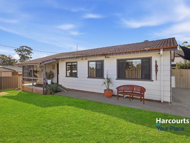 Family Comfort & Entertainer's Appeal in a Peaceful Setting