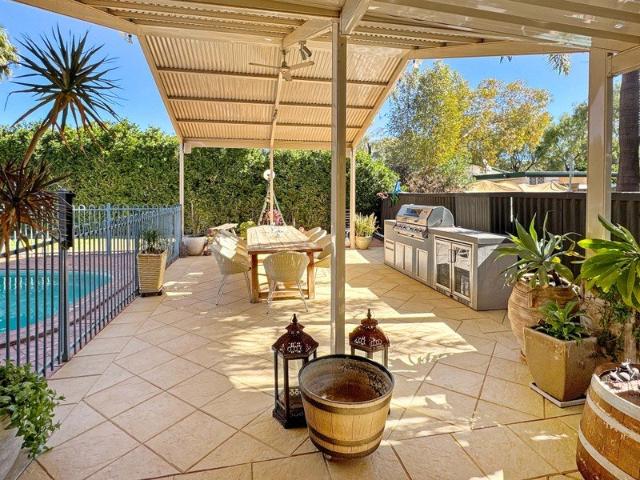 Family Comfort, Entertainer's Paradise & Stunning Mt Gillen Views