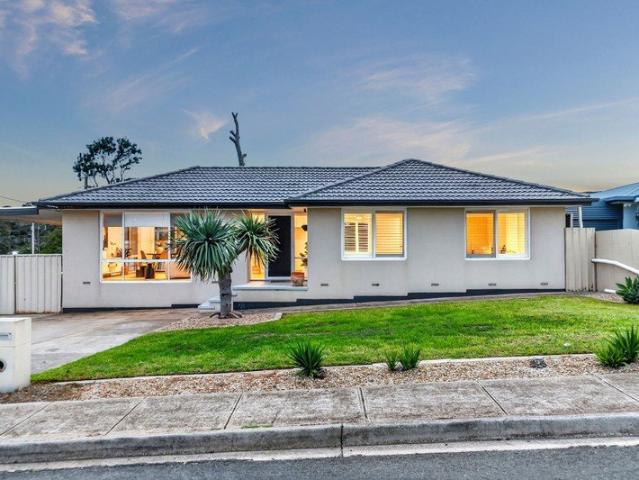 Family Comfort & Flexible Living in Charming Old Noarlunga