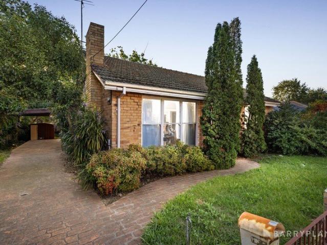 Family Comfort in a Connected Parkside Setting