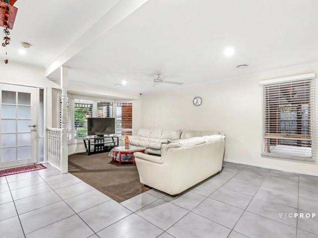 Family comfort in a coveted court