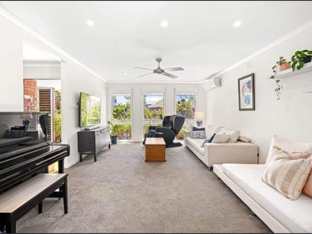 Family Comfort in a Peaceful Wantirna South Location close to Westfield Knox, the Knox school and within Templeton Primary School Zone