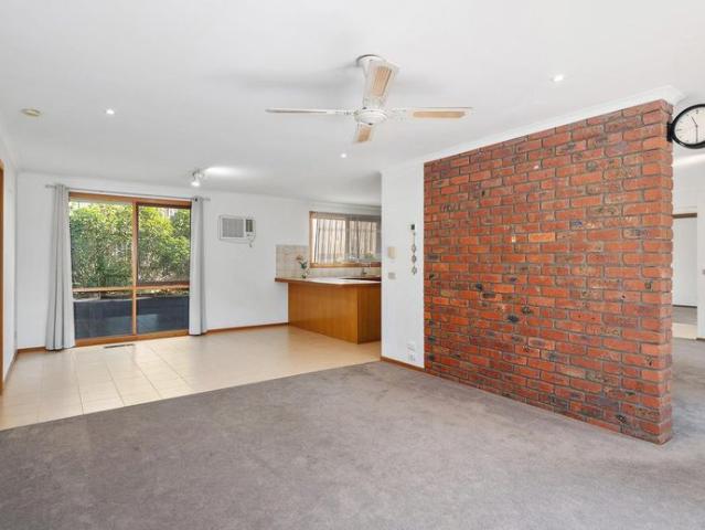 Family Comfort in a Prime Croydon North Location