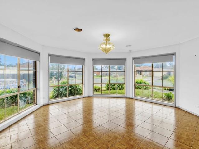 Family Comfort in a Prime Hampton Park Location!