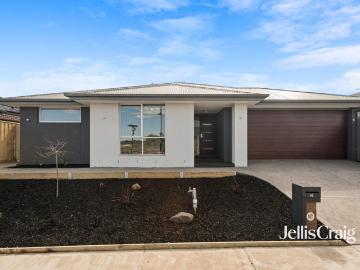 Family Comfort in a Prime Ivy Estate Location