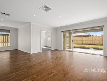 Family Comfort in a Prime Ivy Estate Location