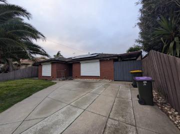 Family Comfort Meets Ultimate Convenience In the Coveted Seabrook Primary Zone! Spacious 3 Bedroom Family Haven