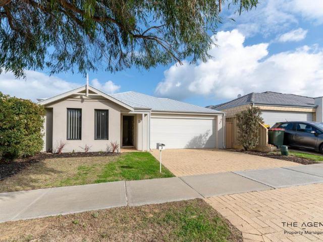 Family Comfort Meets Coastal Convenience!