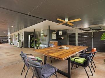 Family Comfort Meets Outdoor Bliss on a Generous 720sqm Block