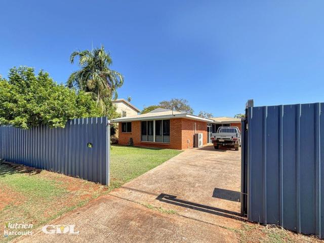 Family Comfort & Outdoor Entertaining | Spacious Home on 800sqm