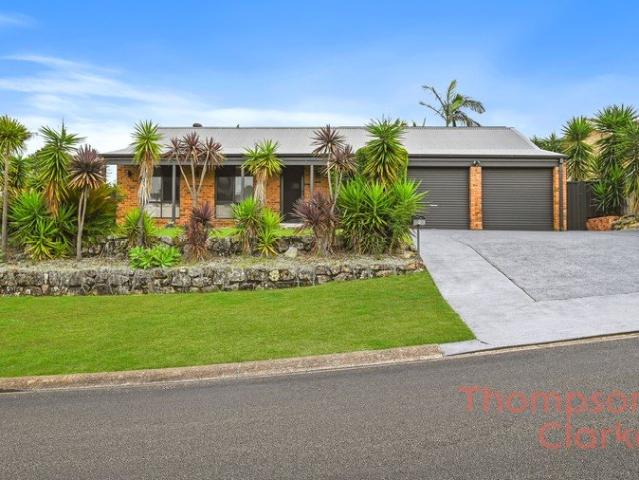Family Comfort, Poolside Entertaining & Corner Block Convenience