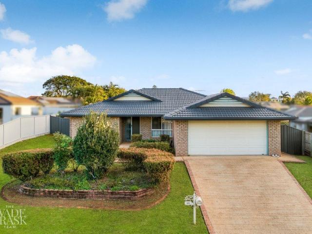 Family Comfort, Poolside Living & Endless Entertaining