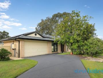 Family Comfort, Space & Poolside Living