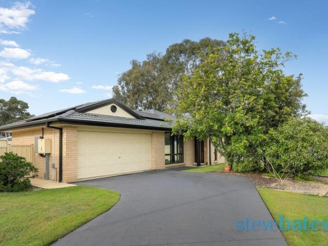 Family Comfort, Space & Poolside Living