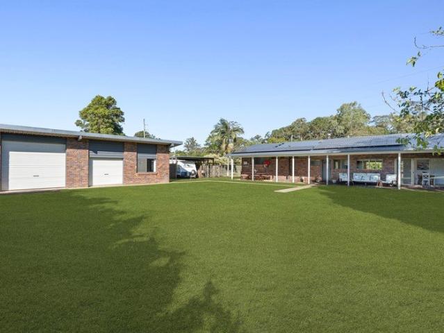 Family Charm, Space & Exceptional Shed Infrastructure