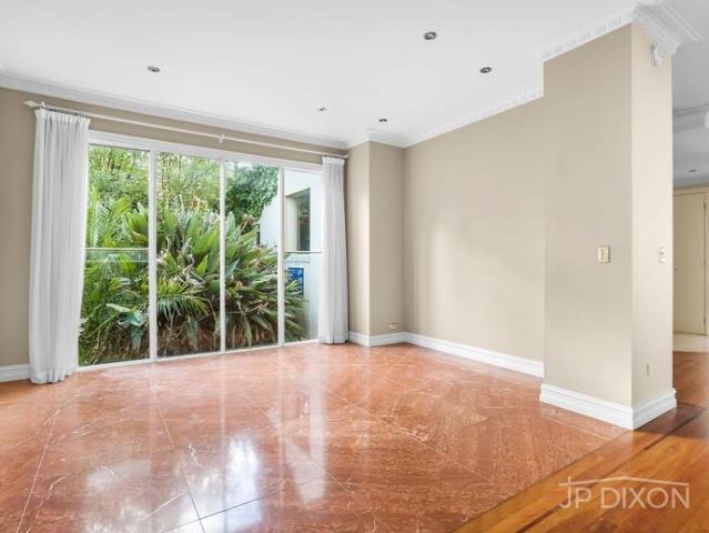Family Classic with Golf Course Outlook