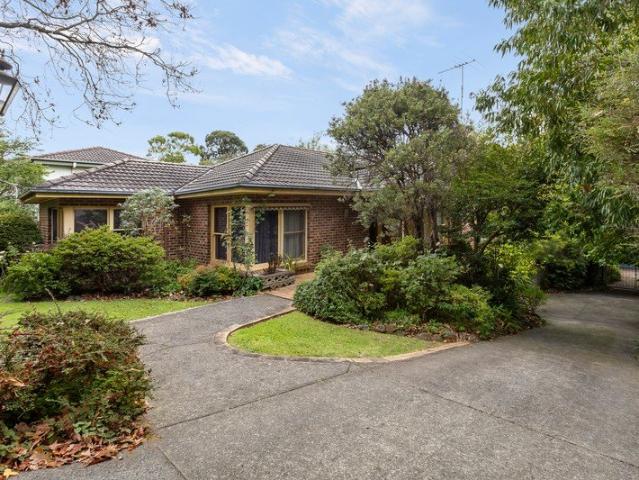 Family Classic Homeb Amongst Vast Gardens on 1248sqm