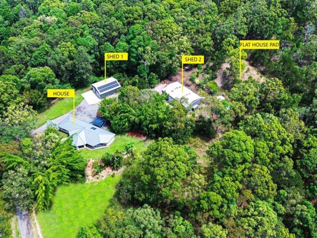 Family Acreage Lifestyle Close to Everything
