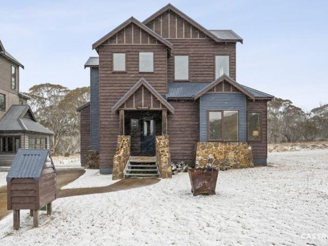 Family Adventure Starts Here Freestanding Chalet on the Reserve!