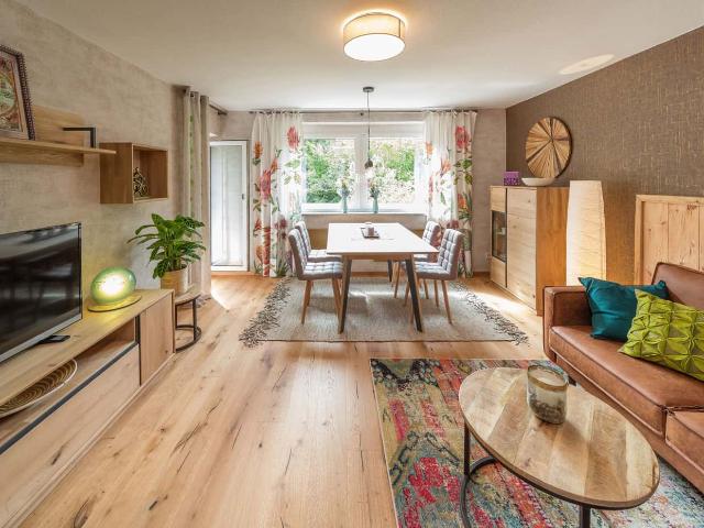 Family Apartment Berg 2 ERH mit Garten!