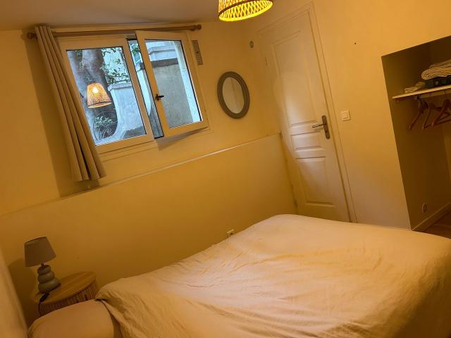 Family apartment with large bright living room, Paris Amsterdam Apartments for Rent