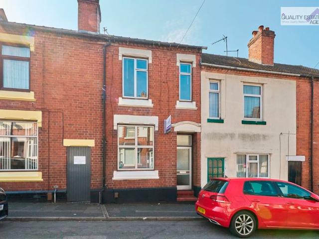 Family Ashfields New Road, Newcastle Under Lyme ST5, 4 bed terraced house to rent, £950 pcm | PrimeLocation