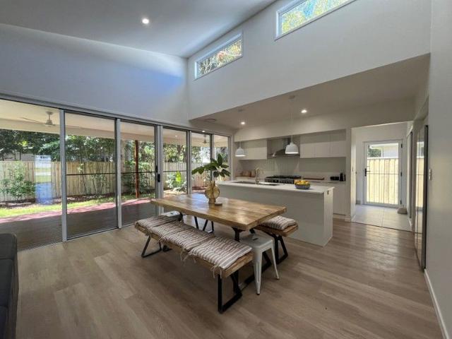 Family beach house. Ducted aircon