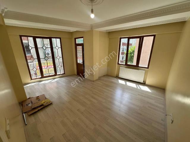 Family' Den Bahçelievler Devlet Hastanesin Yanı 3+1 10 Yıllık Kiralık Daire