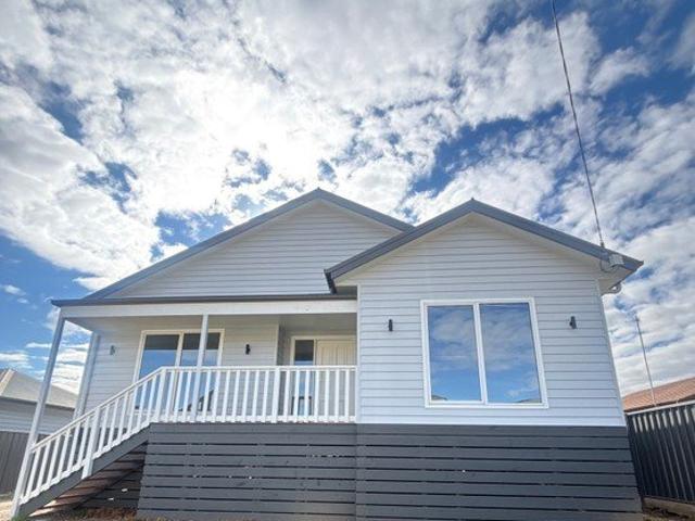 Family Entertainer in Prime Location