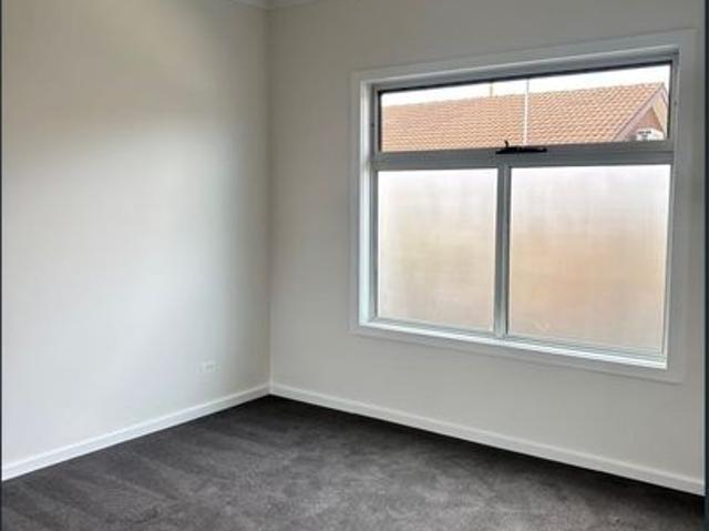 Family Entertainer in Prime Location