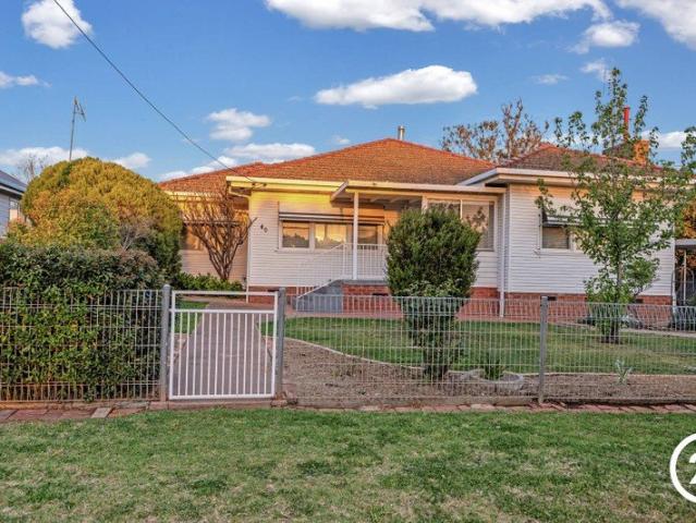 FAMILY ENTERTAINER MOVE IN READY WITH A POOL, SHED & REAR LANE ACCESS