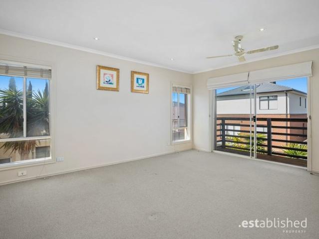 Family Entertainer with Ideal Location in Sanctuary Lakes