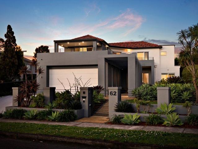 Family entertainer with north facing backyard and Middle Harbour views