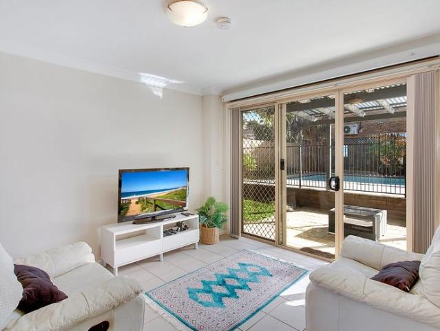 Family entertainer with north facing pool and yard
