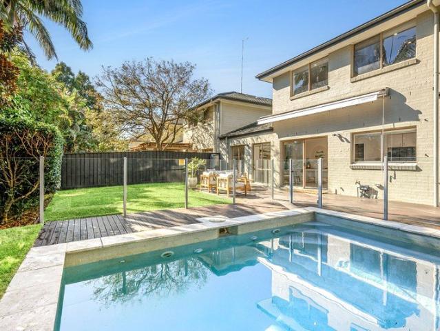 Family Entertainer with Pool in Quiet Warriewood Setting